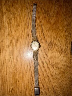 Classic Women's Gold-Tone Mesh watch Jules jurgensen